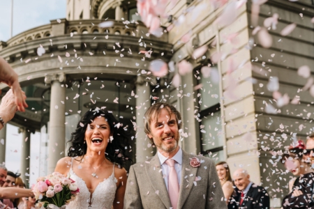 confetti outside Liverbuilding