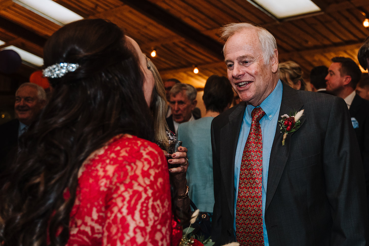 Guets talking to the bride