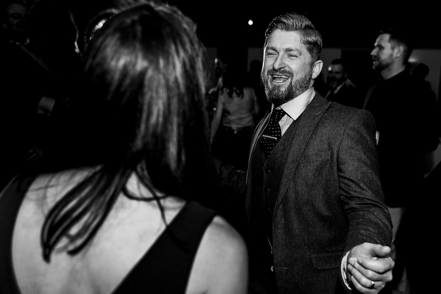 Couples dancing on Insta