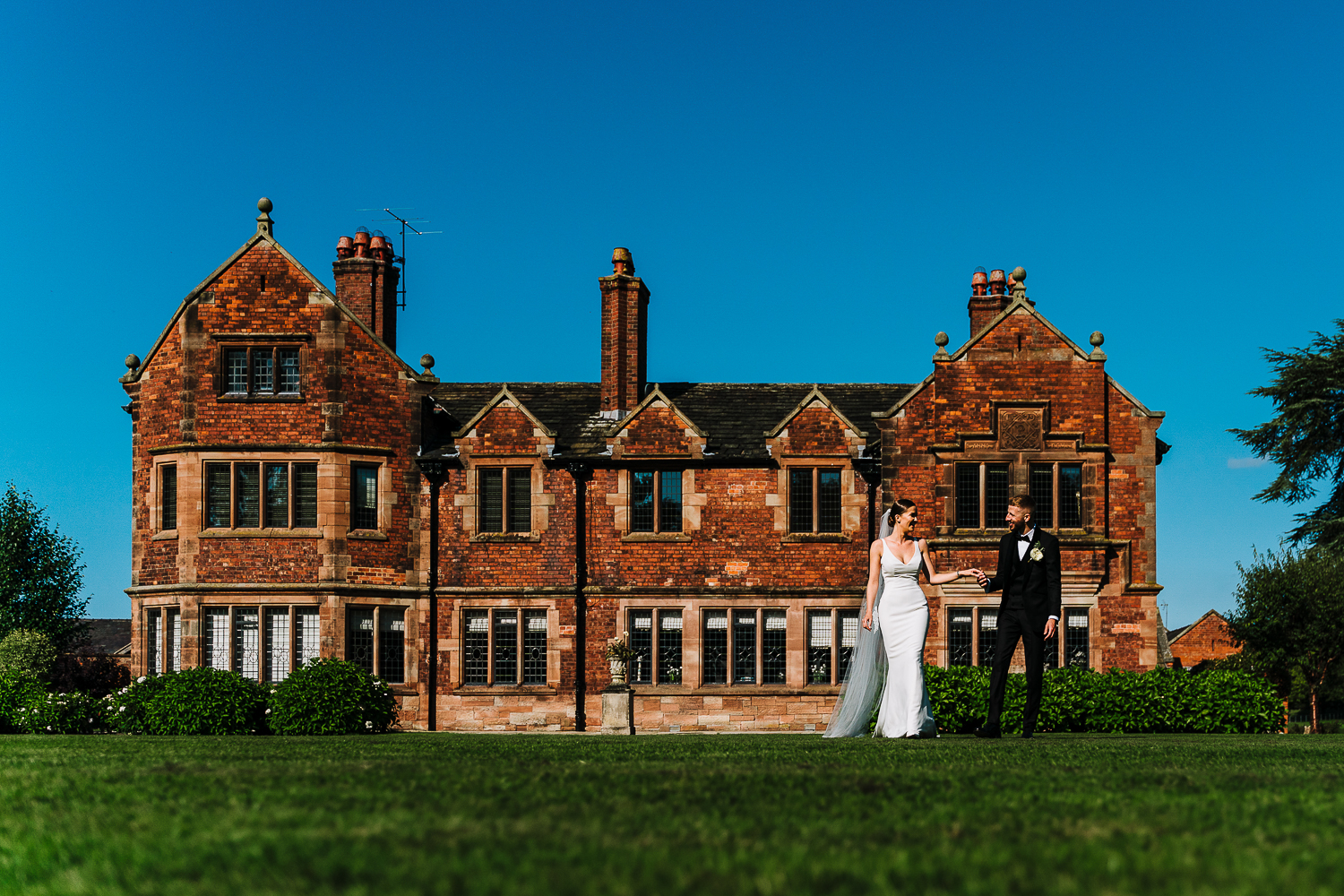 Couples photos at Colshaw Hall