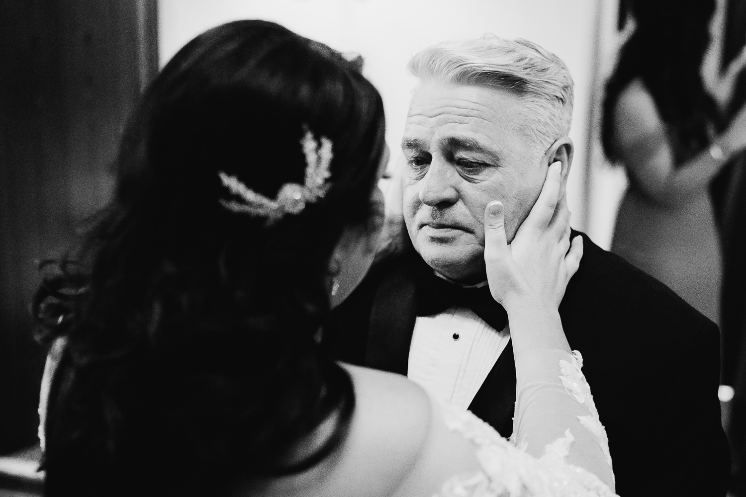 Bride hugging her dad